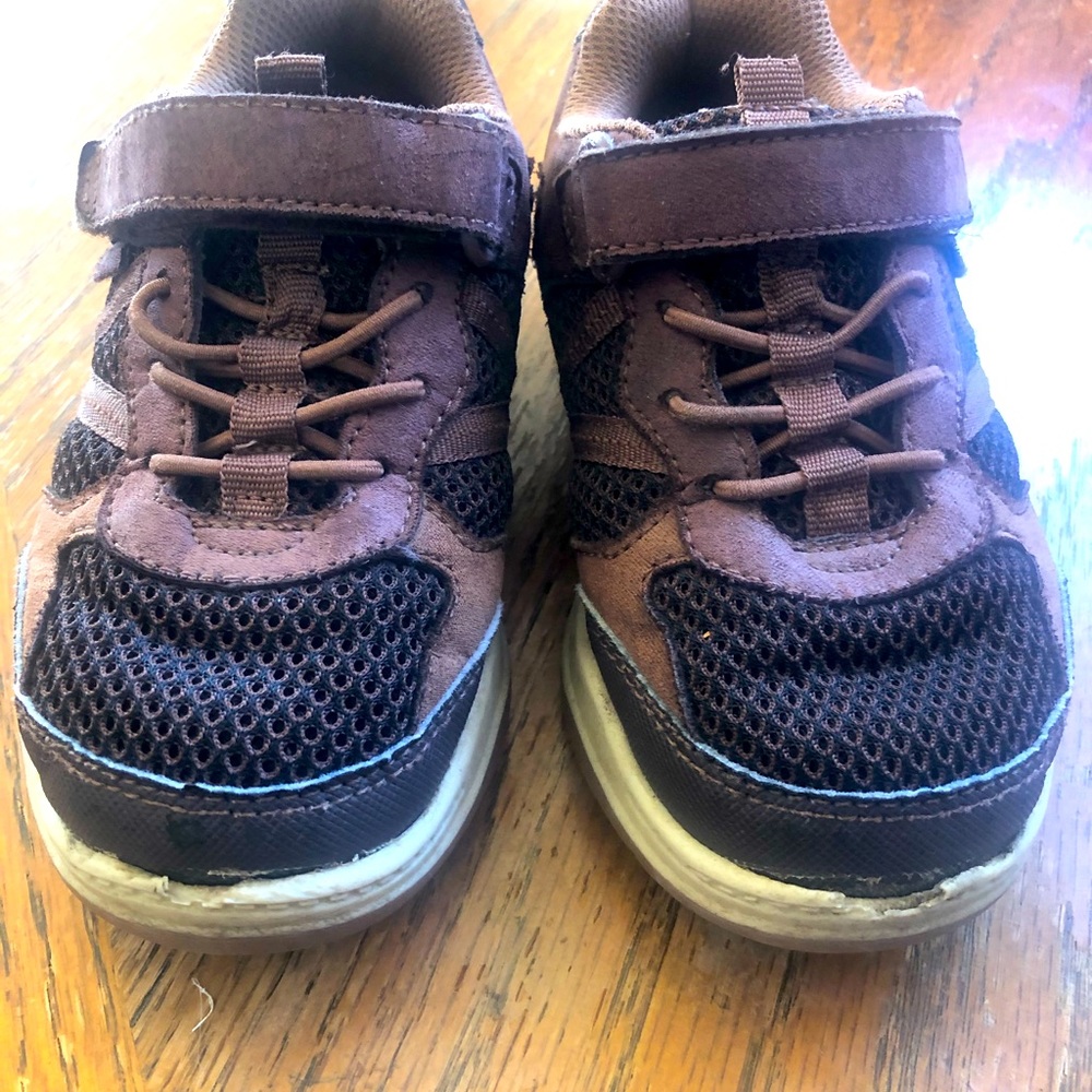 Stride Rite 360 kids 10.5 Brown shoes